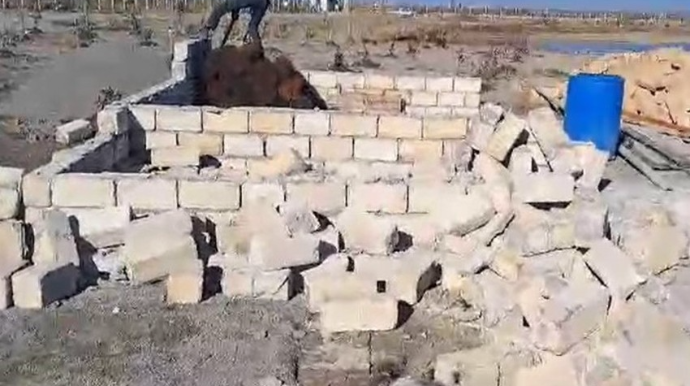 Kürdəmirdə qanunsuz tikili sökülüb  - VİDEO