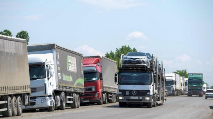 AYNA-dan açıqlama - Gömrük postunda bu qədər yük maşını gözləyir - FOTO 