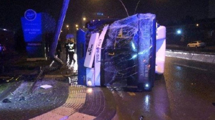 Ankarada dəhşətli qəzada 16 nəfər yaralanıb