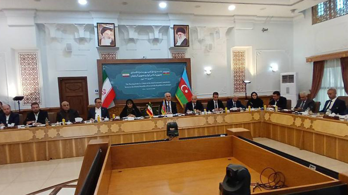 Bakıdan İrana təyyarə reyslərinin artırılması müzakirə olundu 