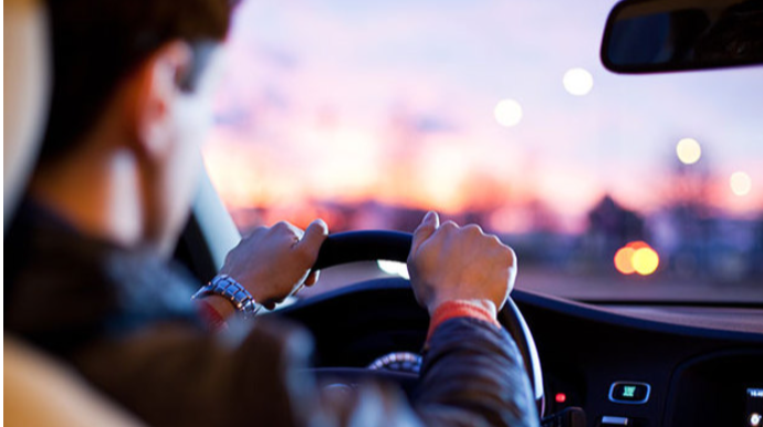 Azərbaycanda İdarə müdiri oğlunu özünə sürücü təyin etdi   - FOTO