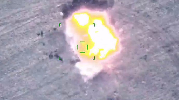 Vətən müharibəsində düşmənin hərbi texnikasının məhv edilməsinin görüntüləri - VİDEO