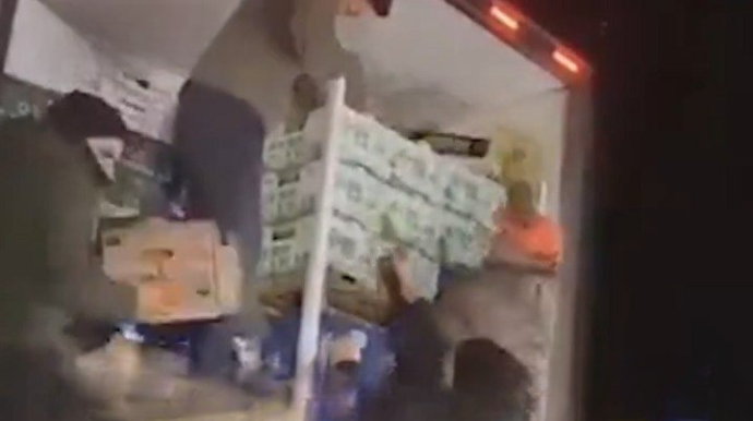 Yük maşını belə qarət edildi - ANBAAN VİDEO 