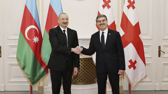 Əliyev Kavelaşvilini təbrik etdi 