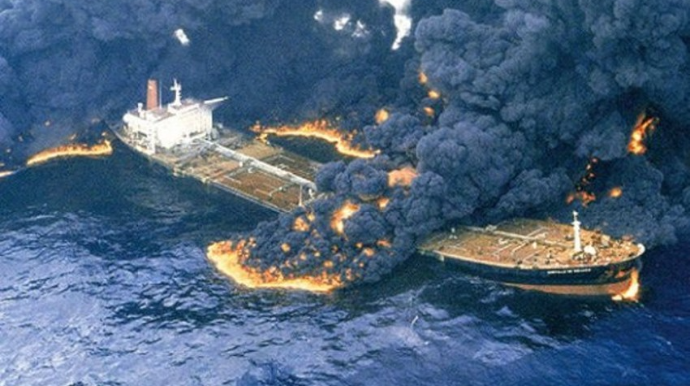 Gəmilər toqquşub, ölən və yaralananlar var