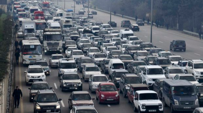 Bakı yollarında tıxac var: Avtobuslar gecikir - SİYAHI
