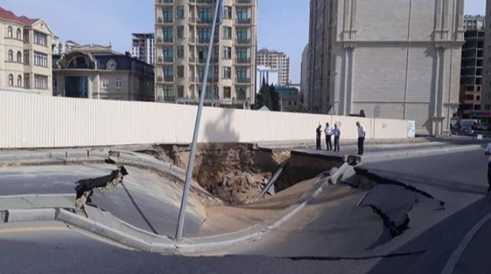 Yol çökür, körpü uçur, sürücü ölür, amma “Azəravtoyol” “yaxşı” işləyir 