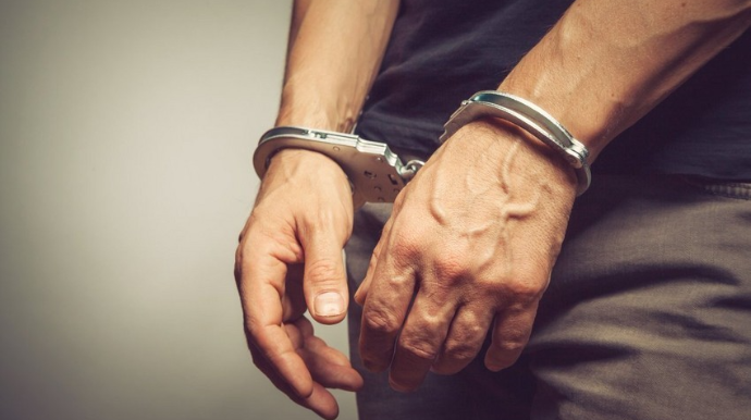 Azərbaycanda sabiq bank sədri məhkəmə zalında həbs olundu