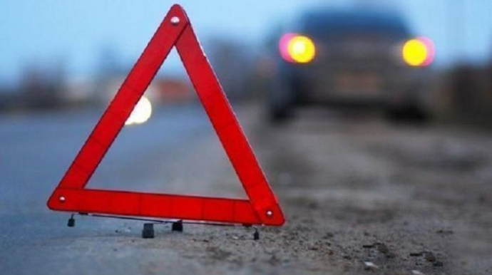 Sumqayıtda avtomobil divara çırpılıb, sərnişin ölüb 