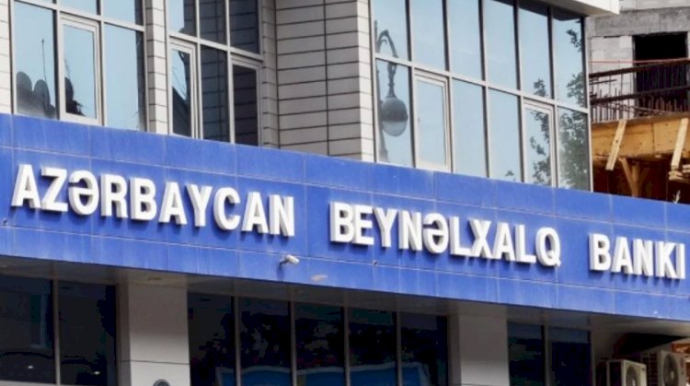Kart problemi ABB-yə etimadı sarsıtdı - Müştərilər seçim qarşısında 