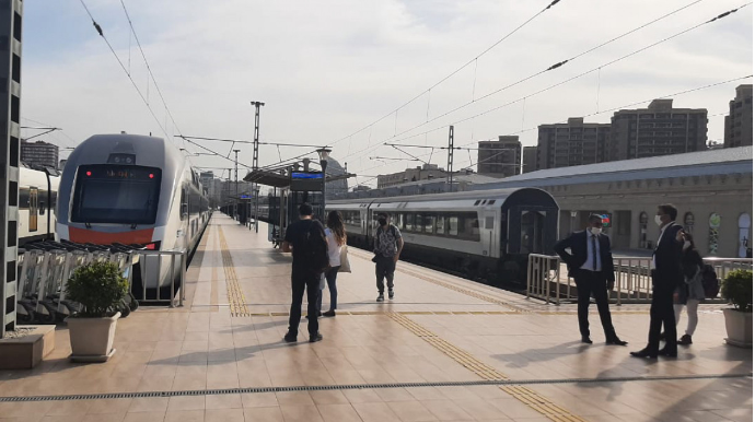 Bakı-Pirşağı-Sumqayıt qatarlarının qrafikində dəyişiklik edilir