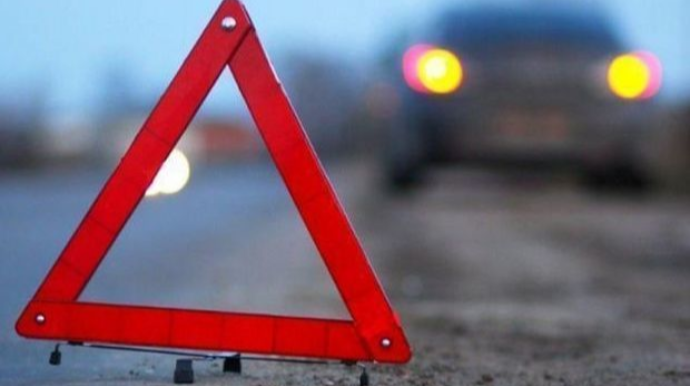 Bakı-Quba yolunda minik avtomobili yük maşınına çırpıldı, xəsarət alanlar var 