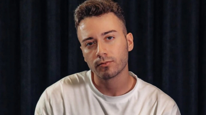 Türkiyəli fenomen Enes Batur hava limanında saxlanıldı 