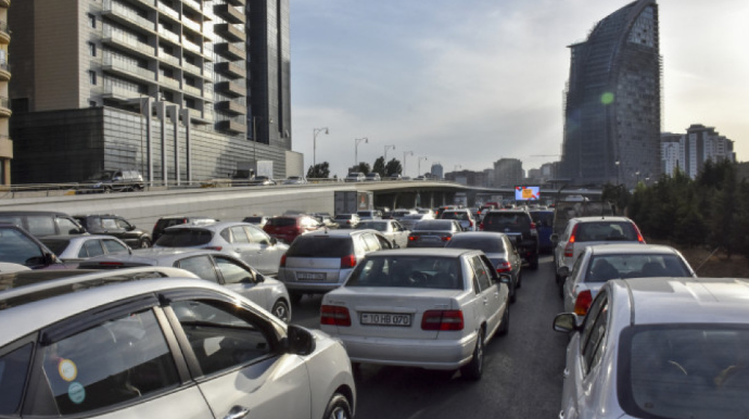 Bakıda sıxlıq olan yollar - SİYAHI 
