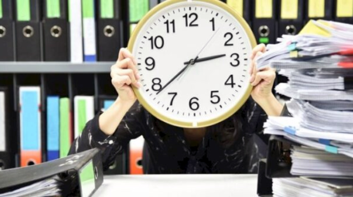 Bu şəxslərin maaşı saathesabı olacaq 