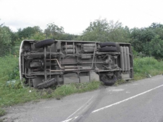 Hacıqabulda avtobus aşıb, xəsarət alanlar var