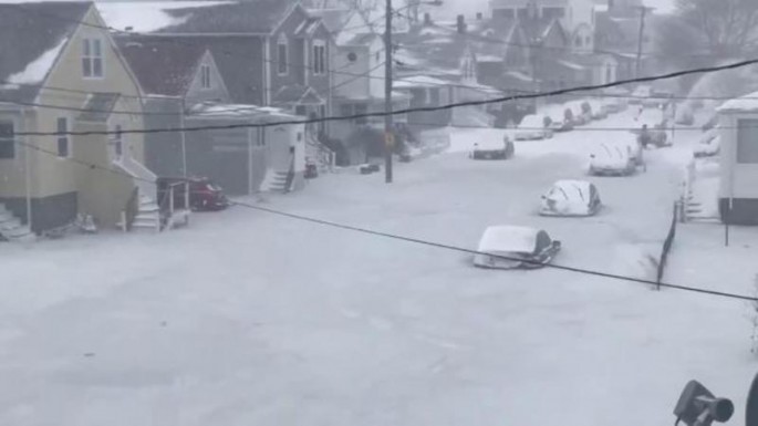 Avtomobillər və çay dondu - VİDEO