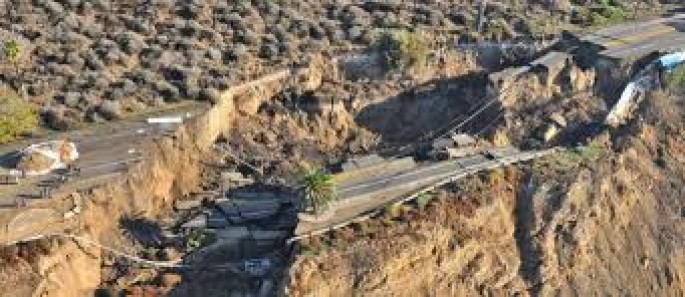 Bir neçə yerdə sürüşmə sahələri yaranıb