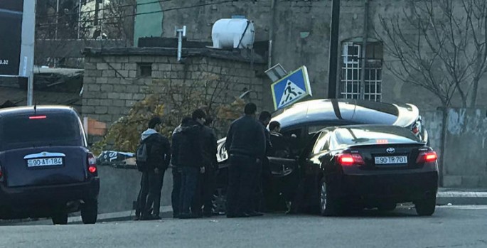 Bakıda səbirsiz sürücü yol qəzasına səbəb oldu - FOTO