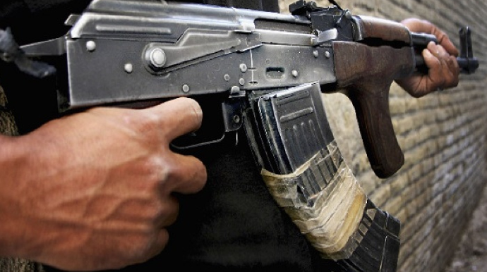 Abşeronda "kalaşnikov"la gəzən şəxs HƏBS EDİLDİ 