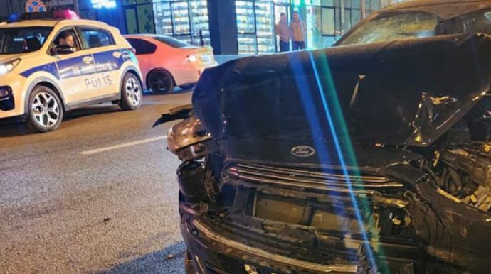 Kürdəxanıda iki "Ford" toqquşub, ölən var 