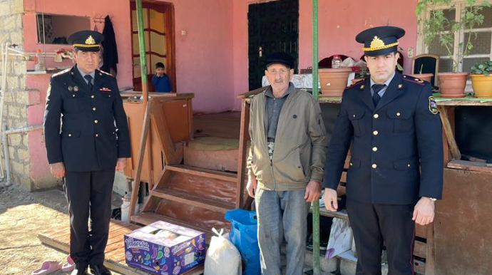 İki rayonun Polis Şöbəsinin əməkdaşları şəhid ailələrini ziyarət ediblər  - FOTO