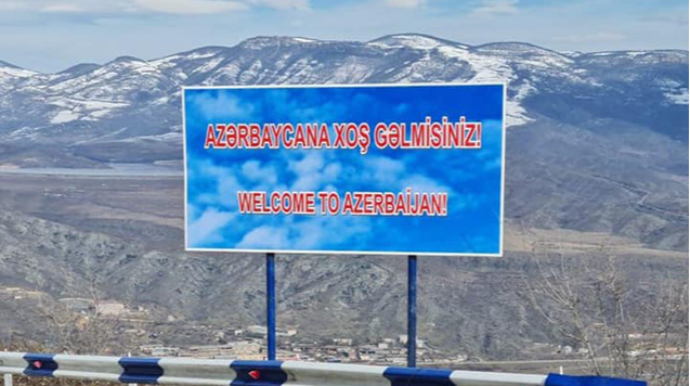 “Bu plakat Ermənistanda qıcıq doğurur” - Prezident 
