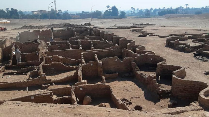 Misirdə 3 min yaşı olan qədim şəhər tapıldı - FOTO
