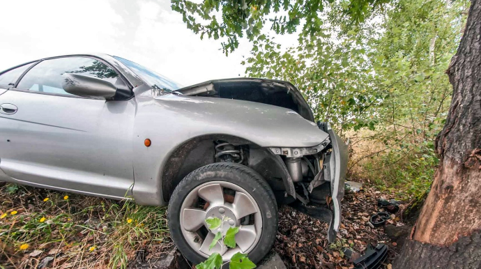 Samuxda qəza oldu, sürücü yaralandı 