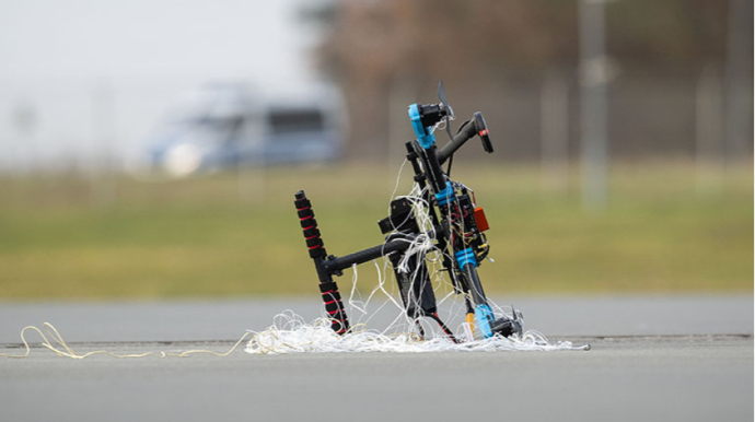 Pilotsuz uçuş aparatlarına qarşı müdafiə mərkəzi açılıb 