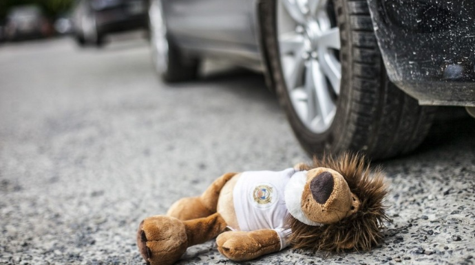 В Баку автомобиль сбил шестилетнего ребенка