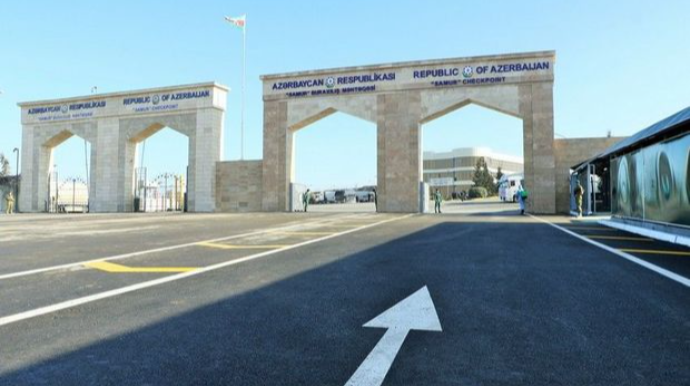 Azərbaycan quru sərhədlərini açır?