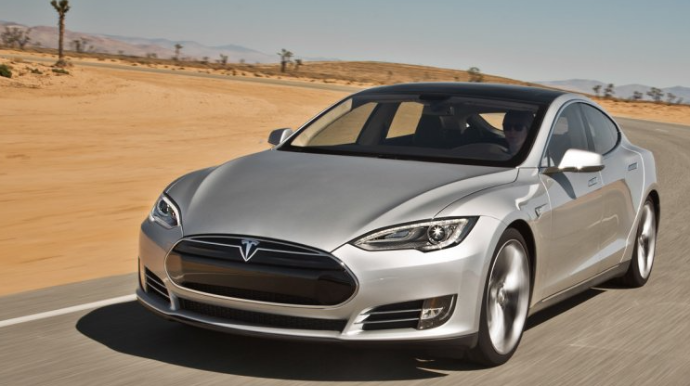 Маск пообещал беспилотную Tesla за $25 тыс.