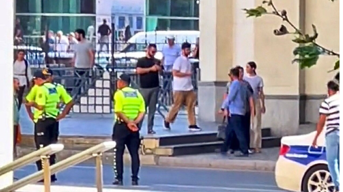 Bu ərazidə qayda pozan piyadalar yenidən cərimələnir  - Keçiddən keçin!   - VİDEO