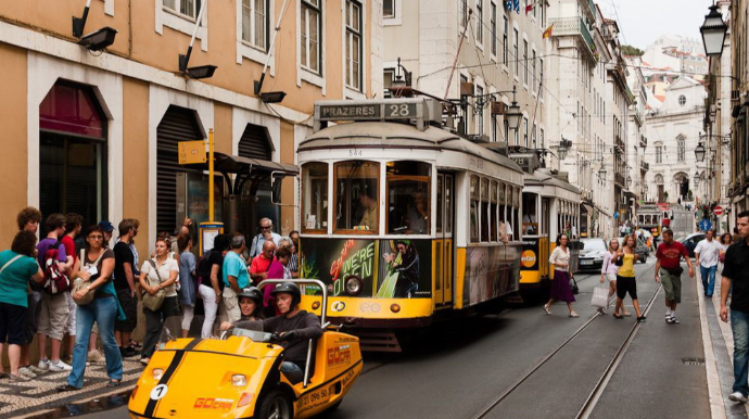 Bu şəhərdə yaşlılar üçün nəqliyyat pulsuz oldu 