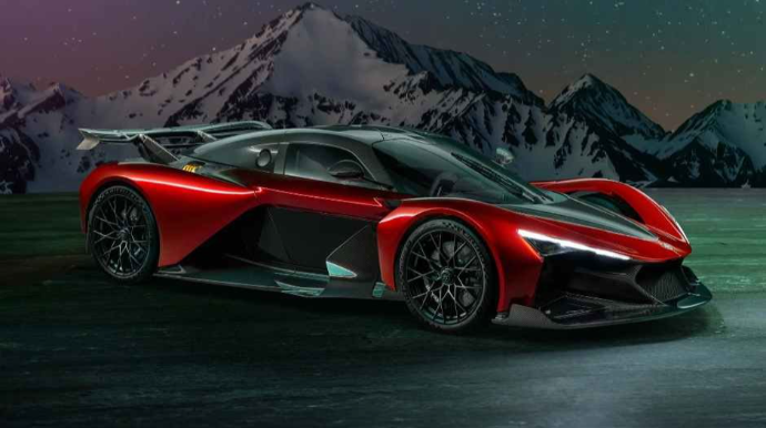 Yeni "Zenvo Aurora" superkarı iki versiyada debüt edib 