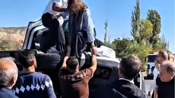 Türkiyədə Azərbaycan dövlət nömrə nişanlı avtomobil qəzaya uğradı 