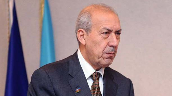 Sürücüsü Xanhüseyn Kazımlının maşınına yaxınlaşan azyaşlı qızı döydü   - RƏSMİ