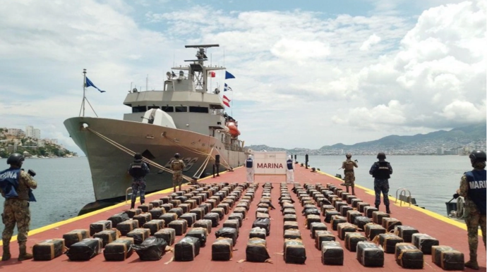 Narkotacirlərə məxsus sualtı qayıq ƏLƏ KEÇDİ 