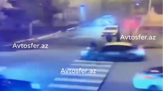 Bakıda "Prius" markalı taksi keçiddə piyadanı belə vurdu - ANBAAN VİDEO   