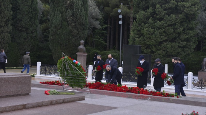 Baş Prokurorluqda ulu öndər Heydər Əliyevin xatirəsi anılıb  - FOTO