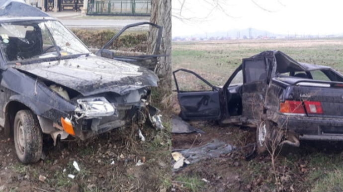В Товузском районе автомобиль перевернулся и врезался в дерево  - ФОТО
