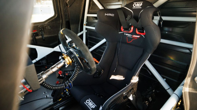 “Ford” yeni avtomobilini yarış günü təqdim etdi  - FOTO