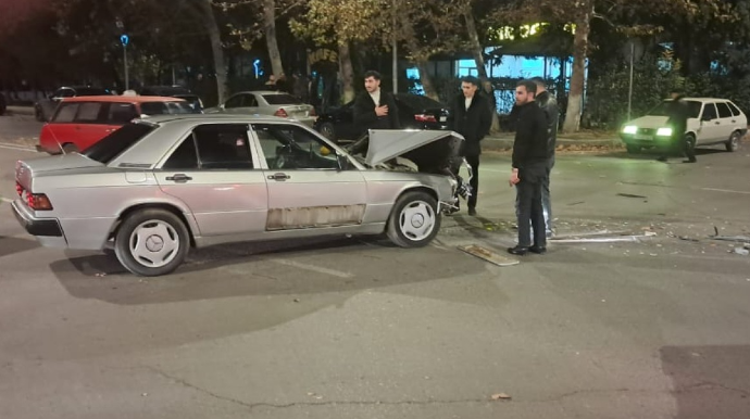 Mingəçevirdə qəza olub - Maşınlara ciddi ziyan dəyib