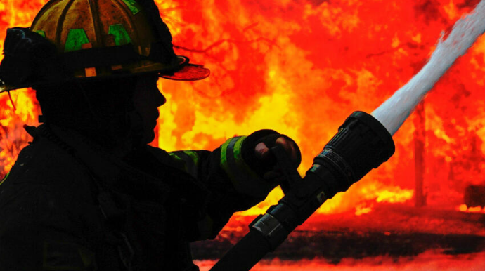 Mehdiabadda çoxmərtəbəli yaşayış binasında yanğın - Sakinlər təxliyə edildi