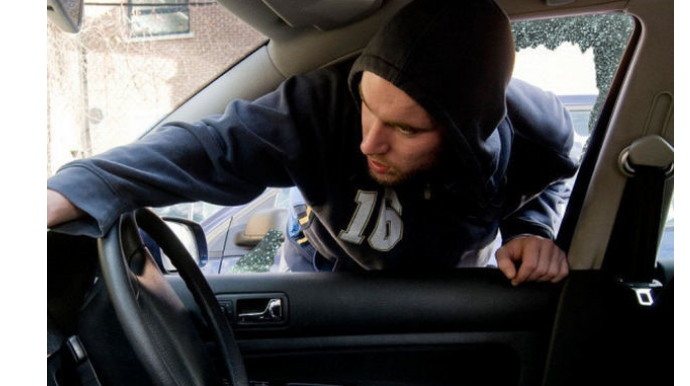 Угнавший машину отца юноша попал в ДТП: есть пострадавшие