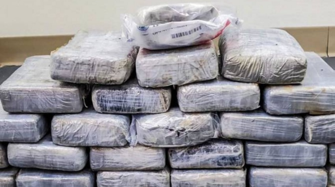 Polis göyərtəsində 1,5 ton kokain  olan gəmini ələ keçirdi