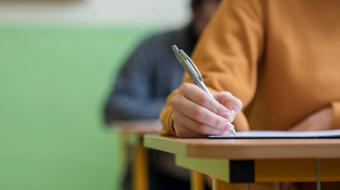 Hakimliyə namizədlərlə yazılı imtahan keçirildi