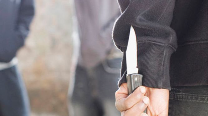 Bakıda qonşusu tərəfindən gəncin əli kəsilib