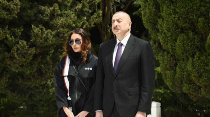 Prezident və birinci xanım Zəfər parkında olublar - FOTOLAR - VİDEO 